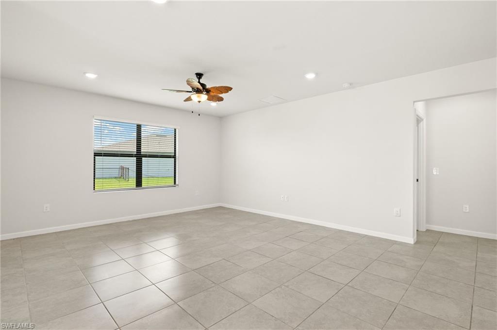 10891 Firebush Cir Property Photo 4