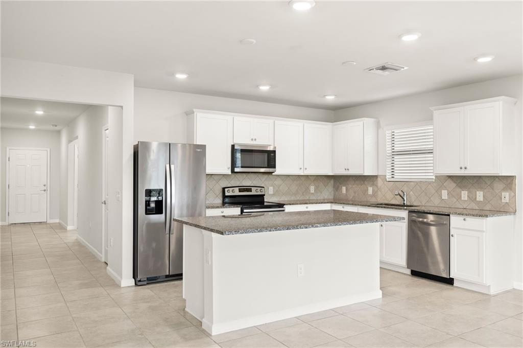 10891 Firebush Cir Property Photo 7