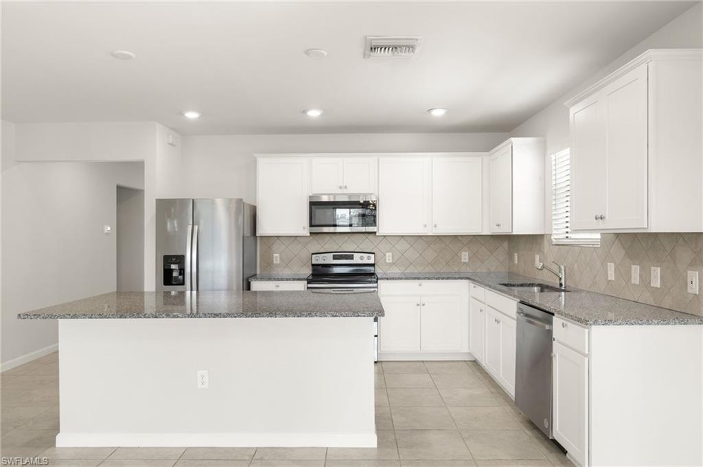 10891 Firebush Cir Property Photo 8