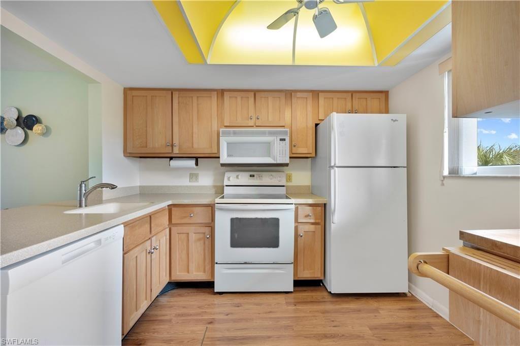 1018 Manatee Rd # E302 Property Photo 5