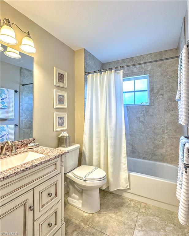 7066 Barrington Cir 201 Property Photo 9