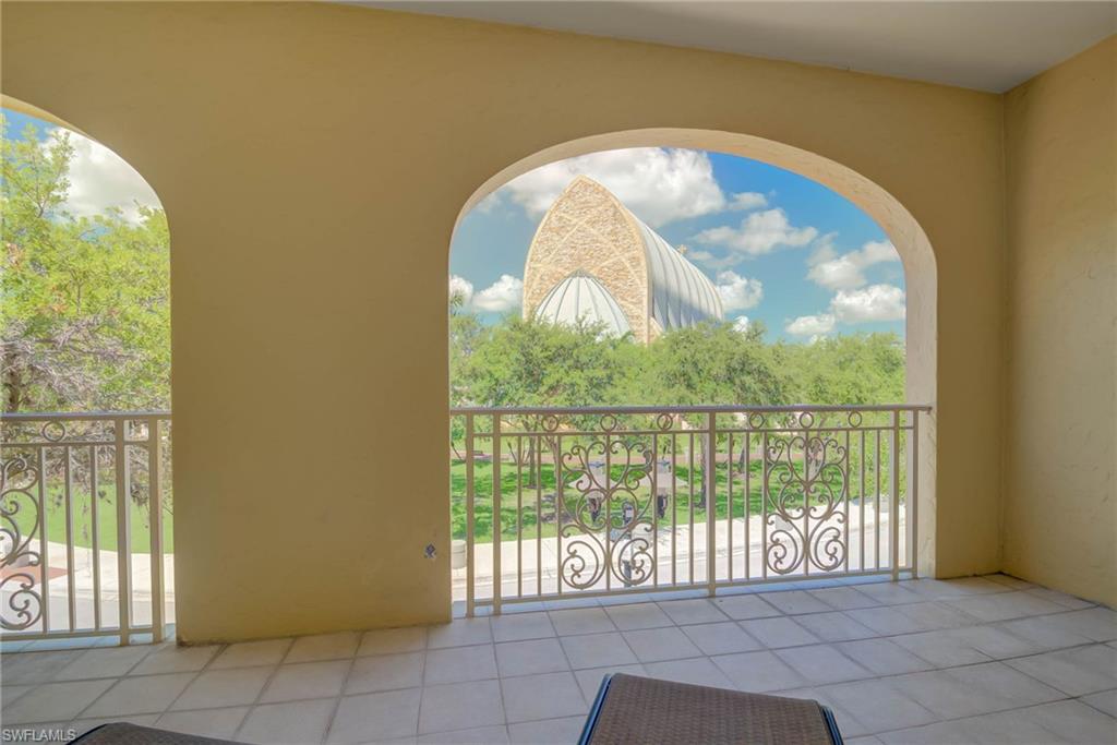 5068 Annunciation CIR # 4208 Property Photo 1