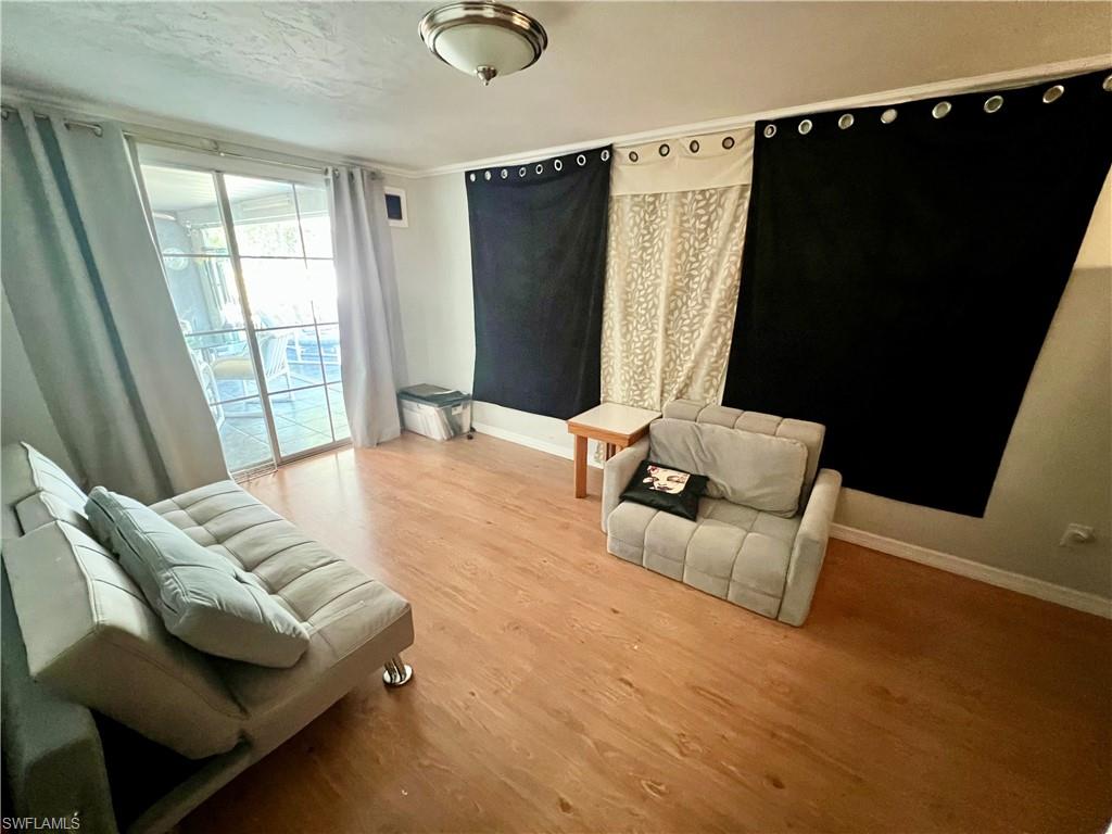 405 Parkside St Property Photo 17
