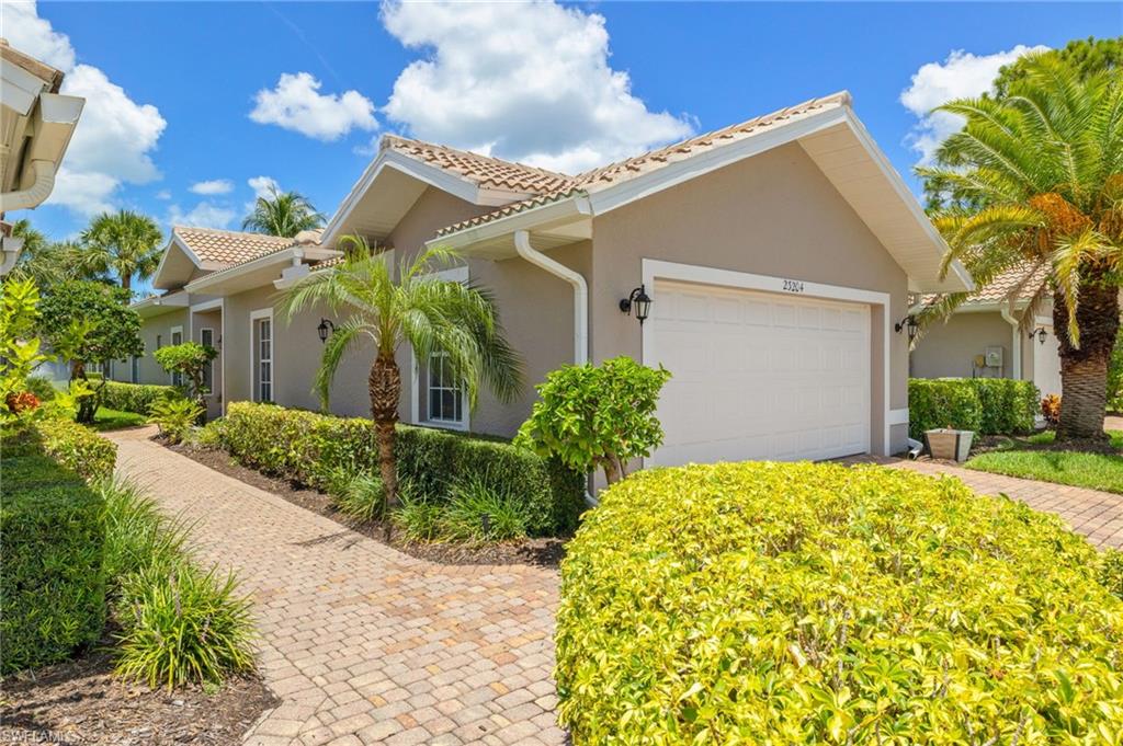 23204 Coconut Shores Dr Property Photo 3