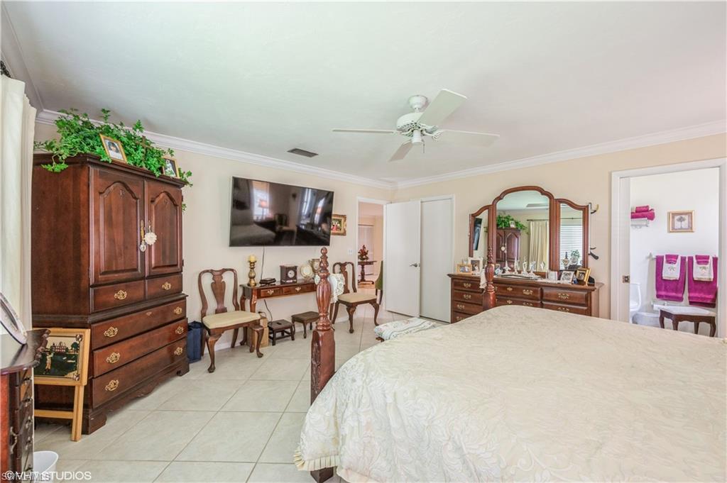1021 Charlemagne Blvd Property Photo 4