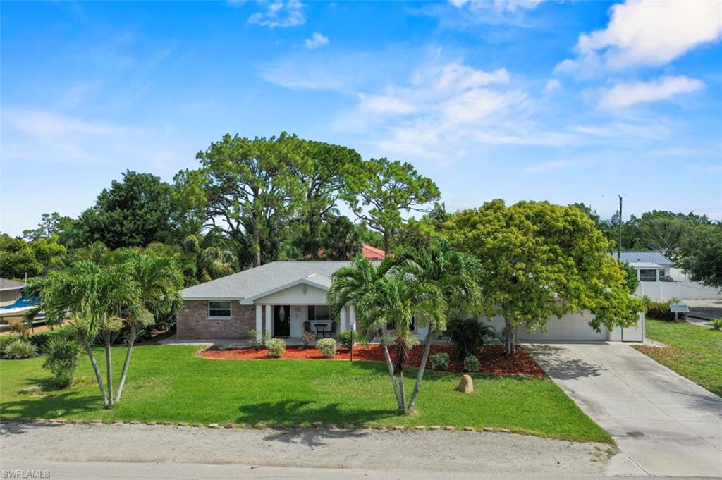 165 4th St Property Photo 1