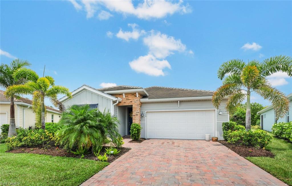 374 Deauville LOOP Property Photo 1