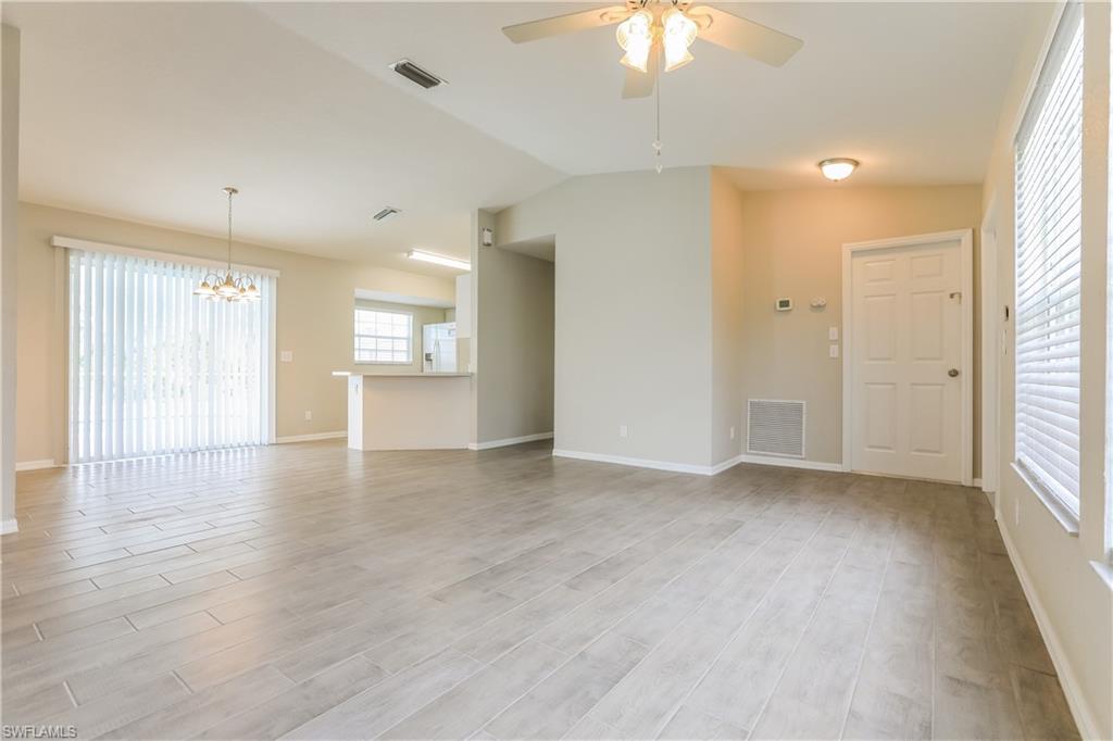 12213 Strett Ave Property Photo 3