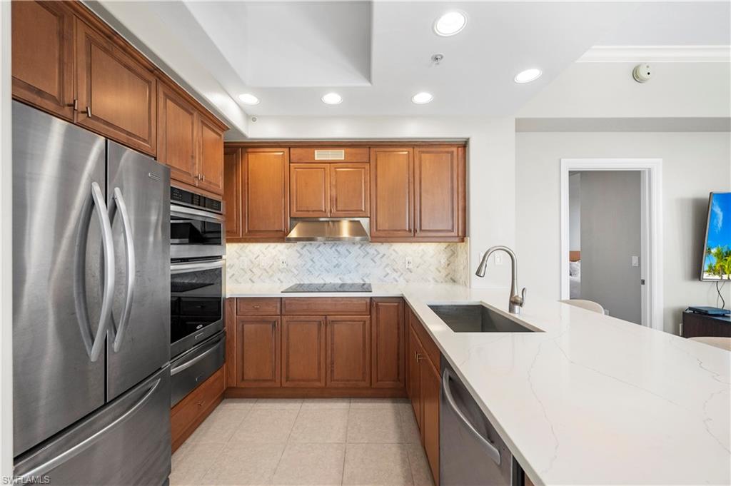 2738 Tiburon Blvd E # B406 Property Photo 17