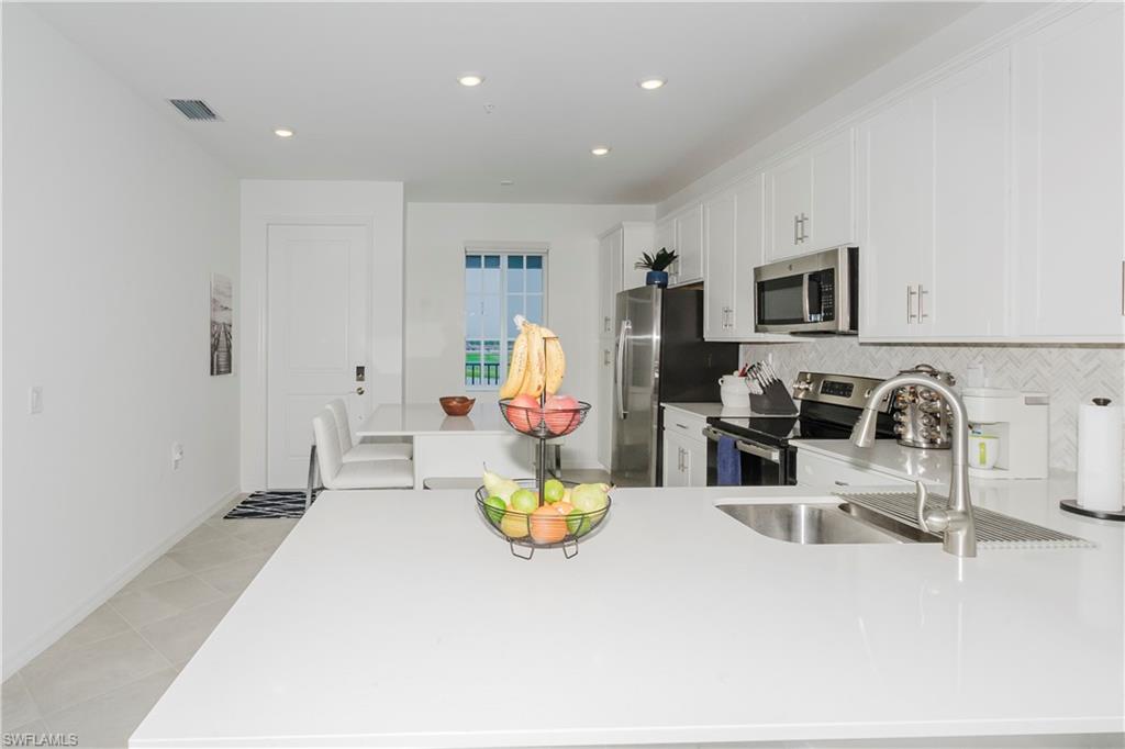 5629 Double Eagle Cir # 4243 Property Photo 6