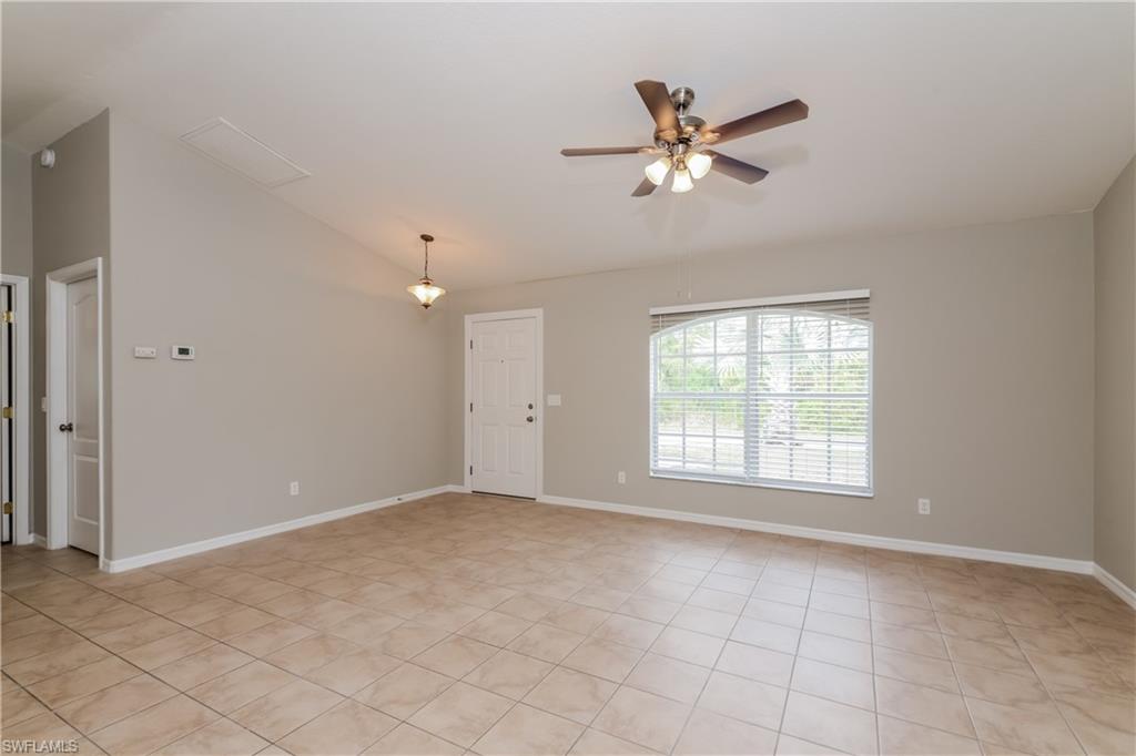 5094 Burnside St Property Photo 2