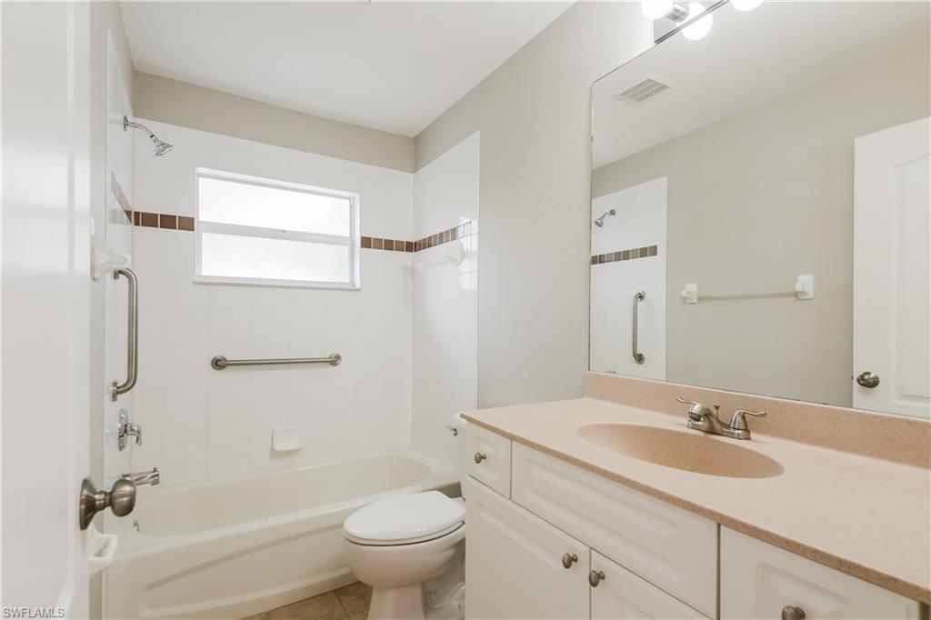 5094 Burnside St Property Photo 13