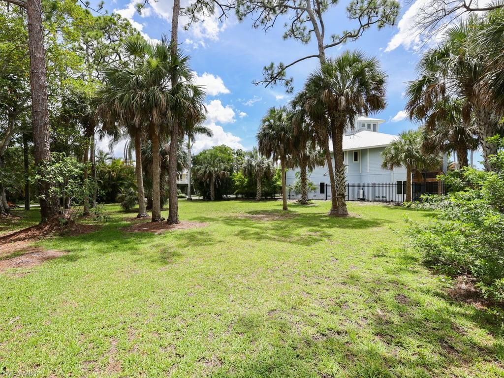1675 Avion Pl Property Photo 9