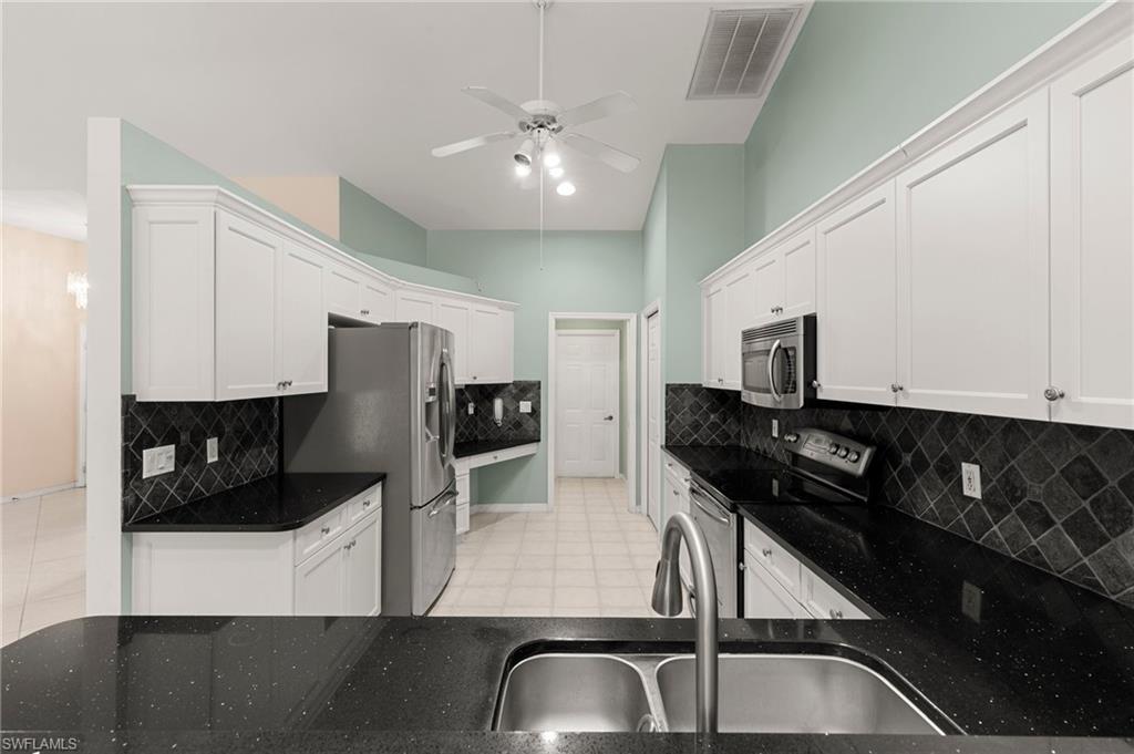2052 Piccadilly Circus Property Photo 8