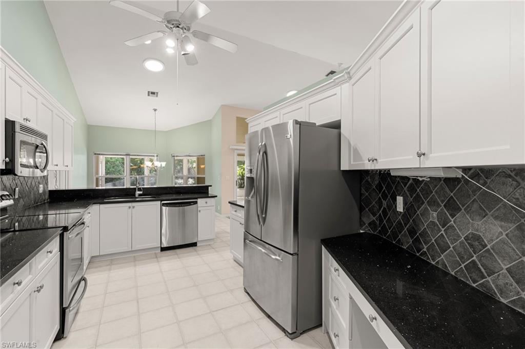 2052 Piccadilly Circus Property Photo 9