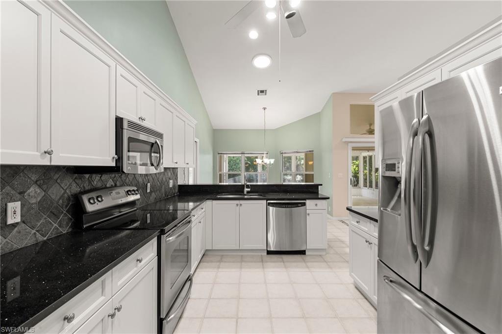 2052 Piccadilly Circus Property Photo 10