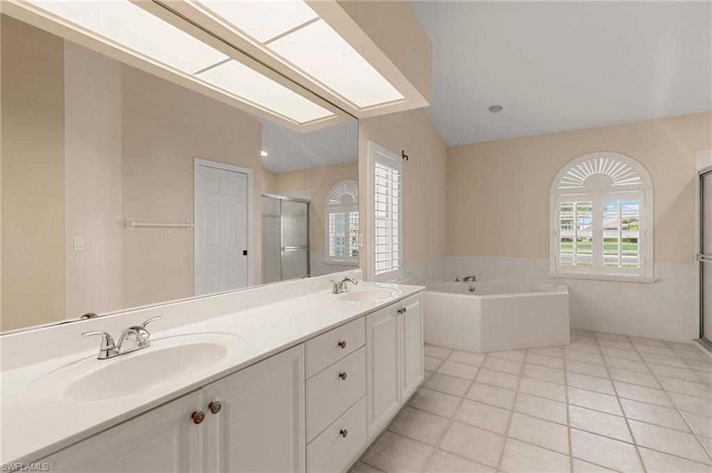 2052 Piccadilly Circus Property Photo 14