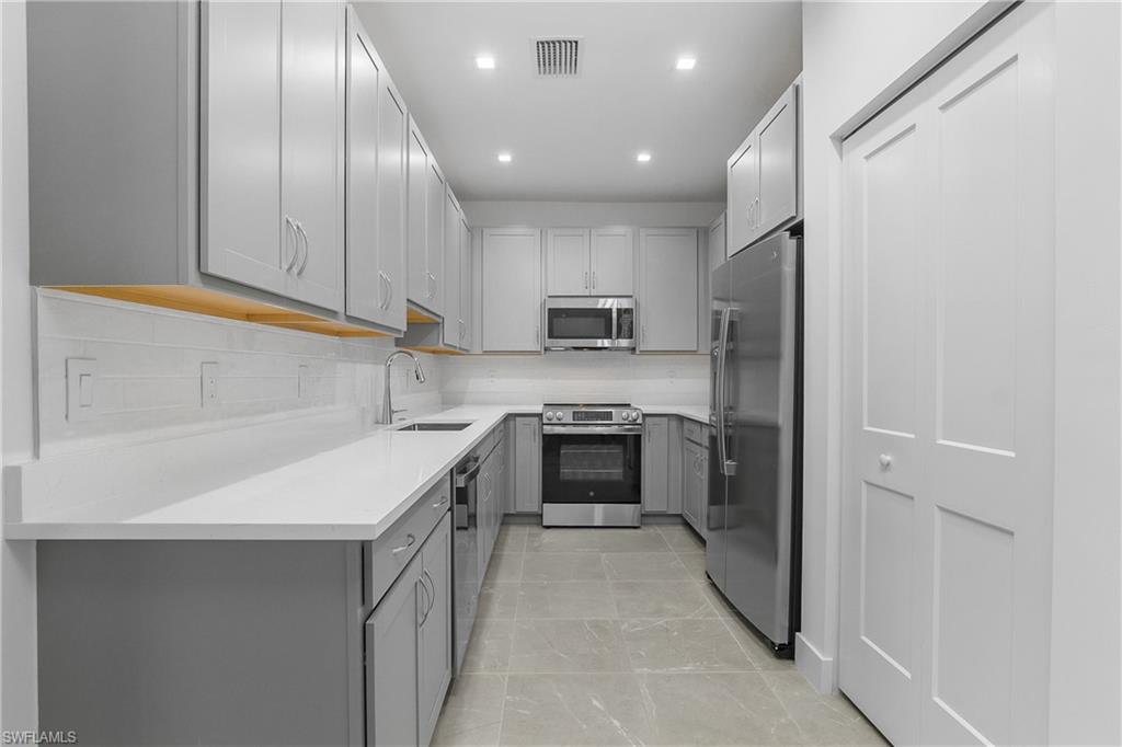 10940 Salt Bay Way Property Photo 10