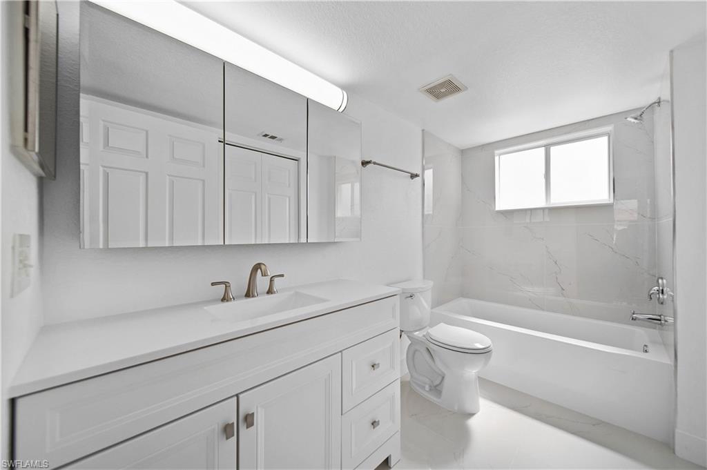 8264 Key Royal Cir # 821 Property Photo 8