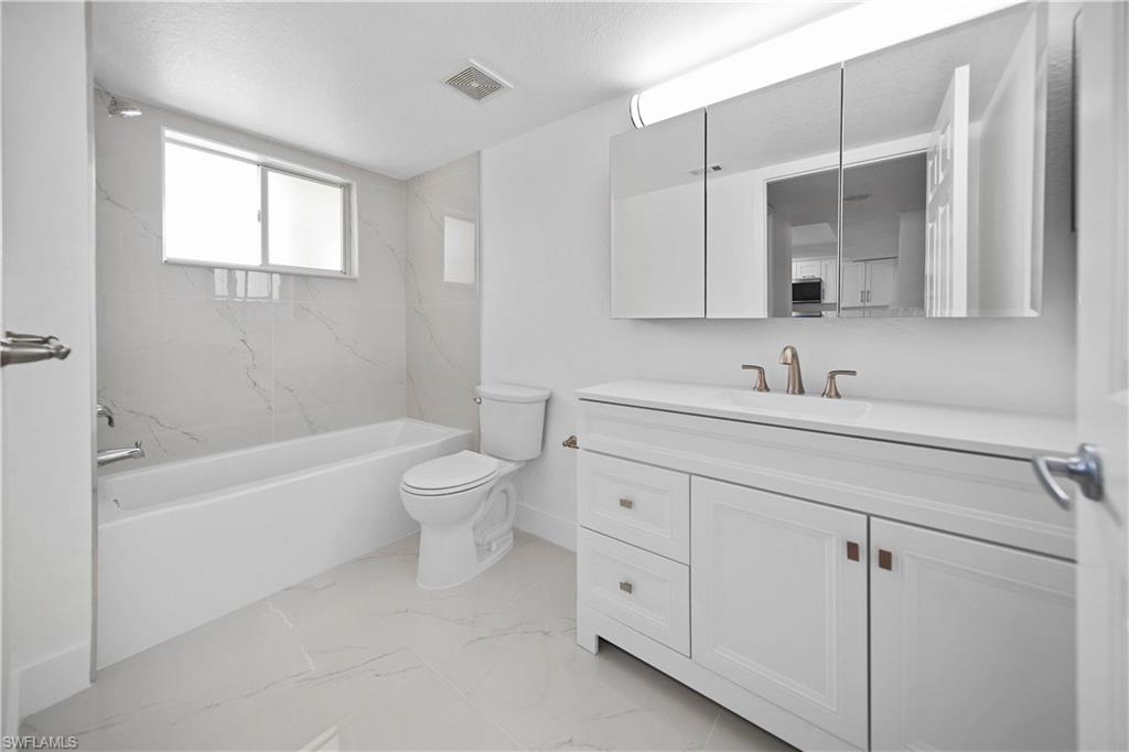 8264 Key Royal Cir # 821 Property Photo 11