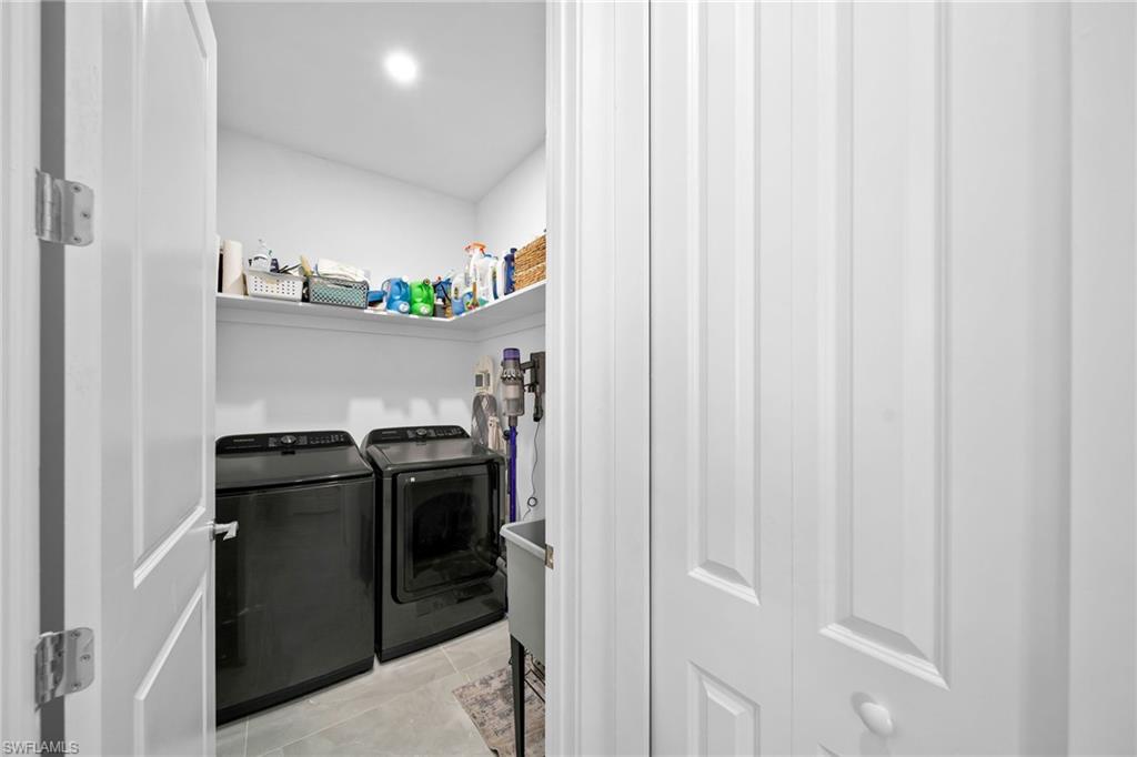 347 Sw 24 Pl Property Photo 17