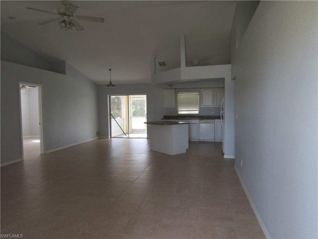 1529 Sw 15th Pl Property Photo 4