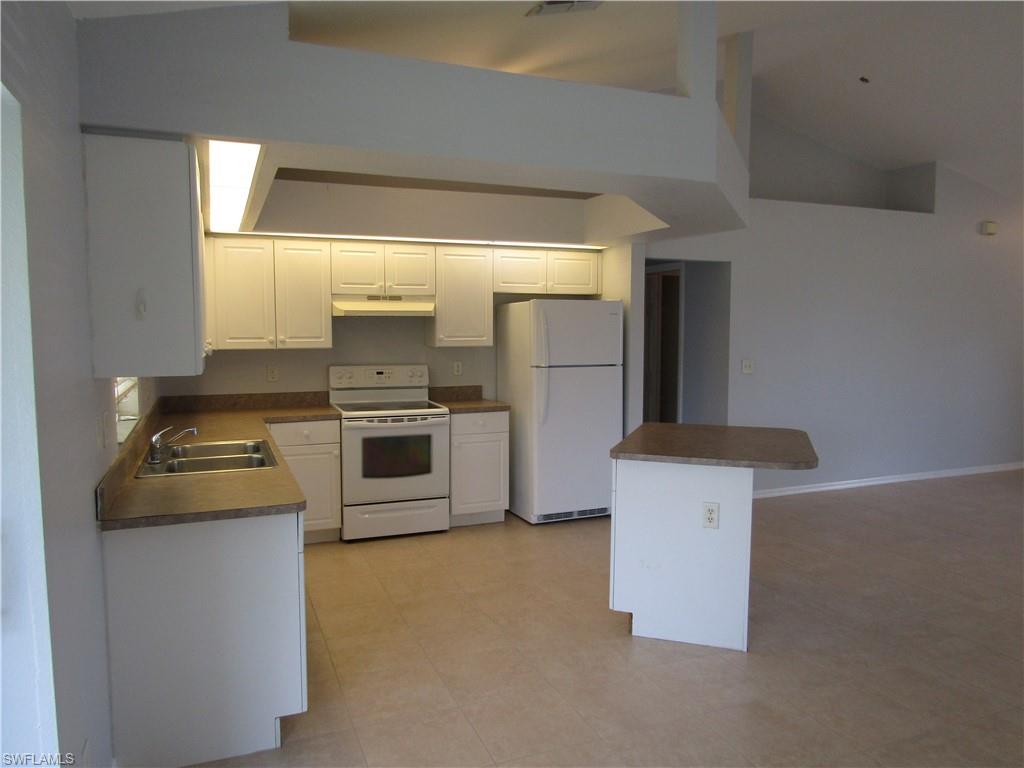 1529 Sw 15th Pl Property Photo 6