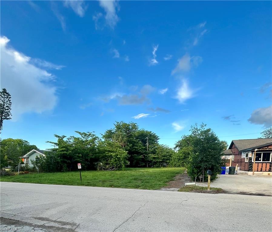 2317 Altamont Ave Property Photo 3