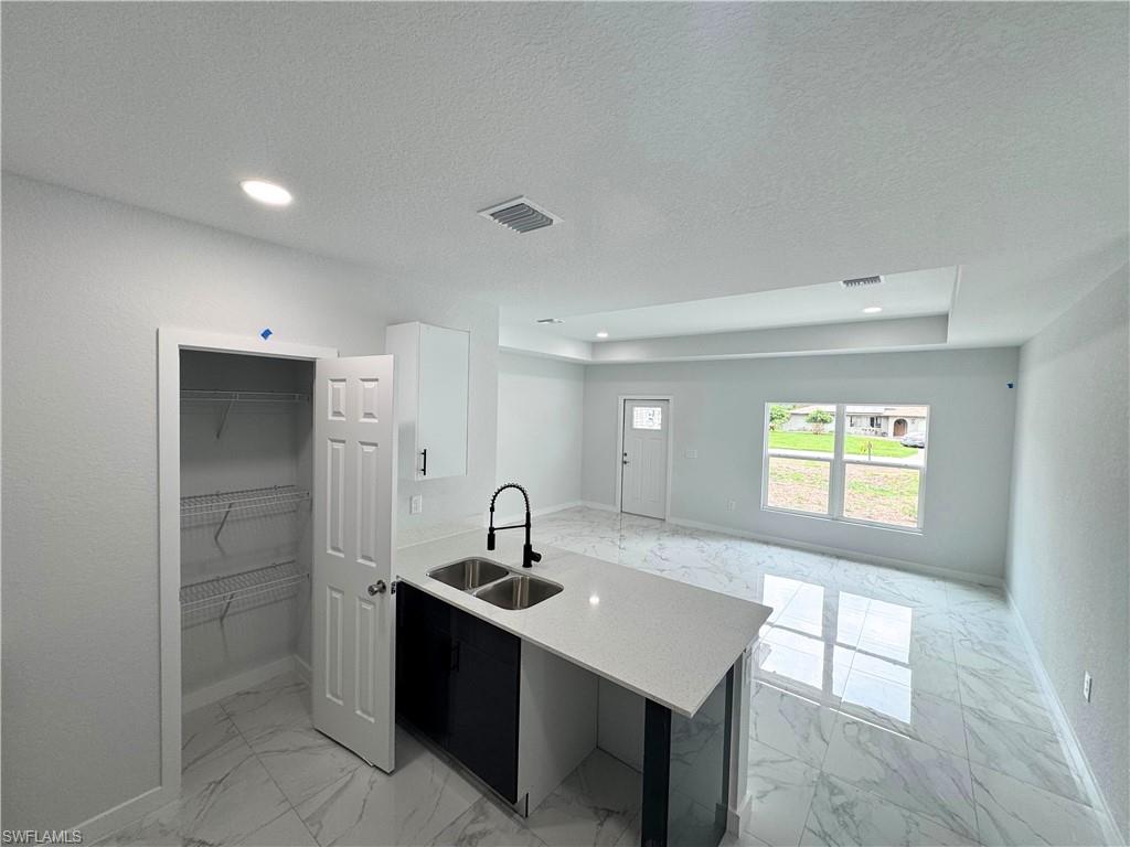 842 Sentinela Blvd Property Photo 7