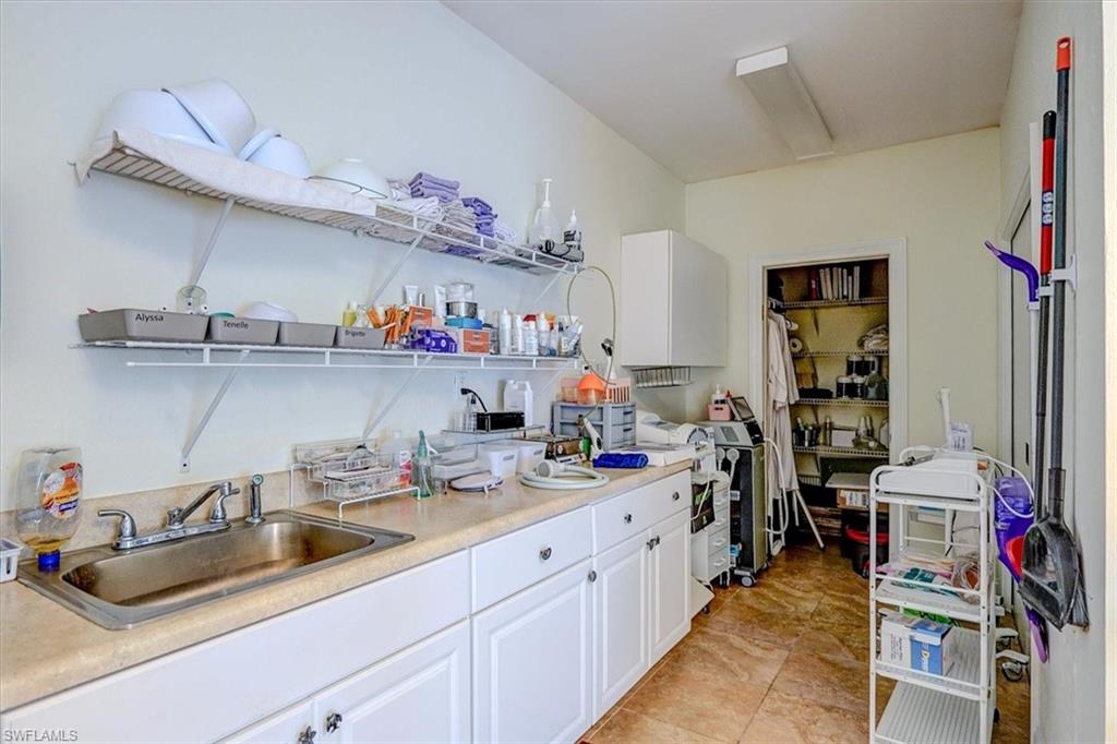 1404 Del Prado Blvd S # 105 Property Photo 36