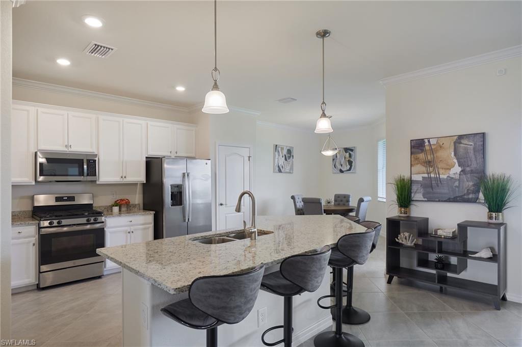 17653 Winding Wood Ln Property Photo 4