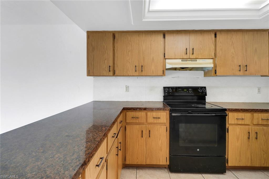 31 Ne 16th Pl # B Property Photo 5