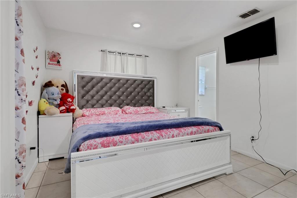 31 Ne 16th Pl # B Property Photo 35