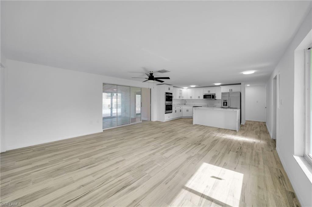 3307 Pinetree St Property Photo 9