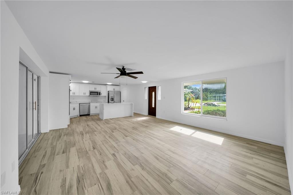 3307 Pinetree St Property Photo 10