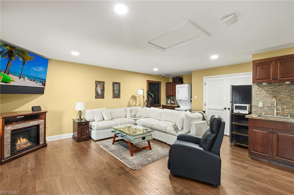 841 Cypress Lake Cir Property Photo 27