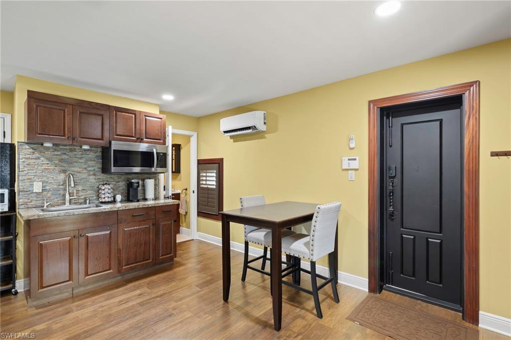 841 Cypress Lake Cir Property Photo 29
