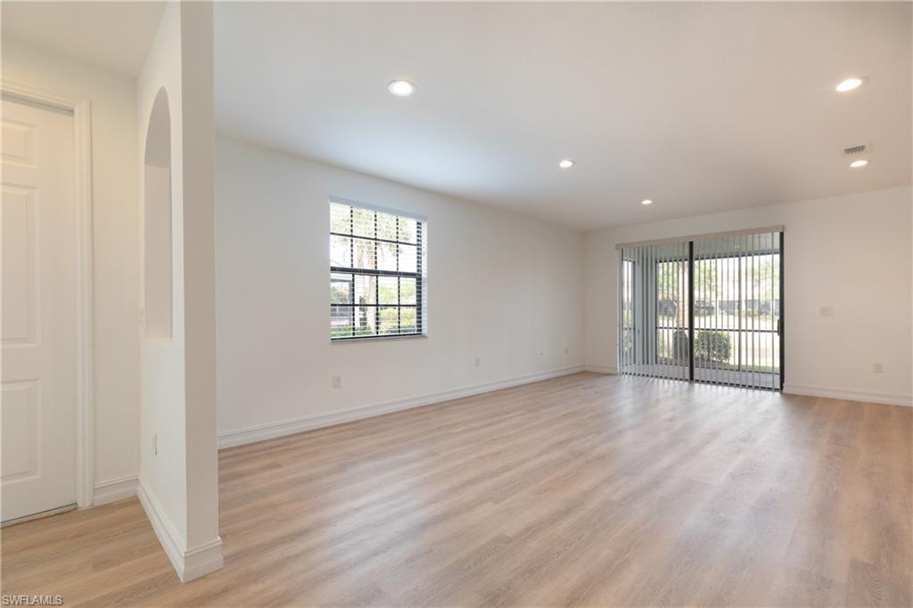 15618 Summit Place Cir # 396 Property Photo 1