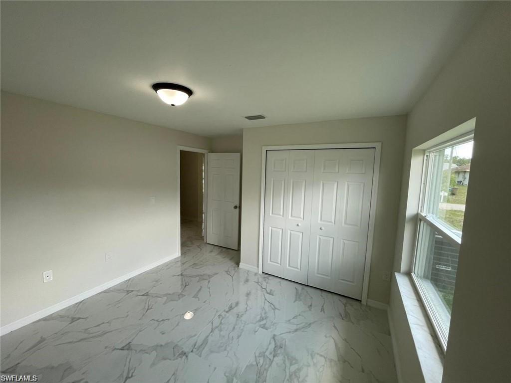 397/399 Carrillon Ave S Property Photo 7