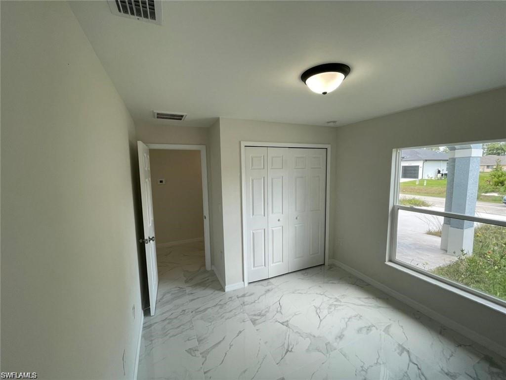 397/399 Carrillon Ave S Property Photo 8
