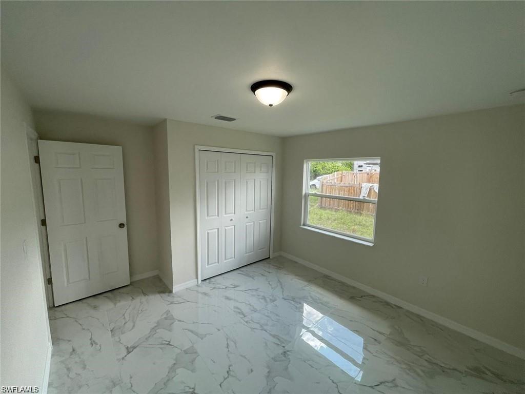 397/399 Carrillon Ave S Property Photo 9