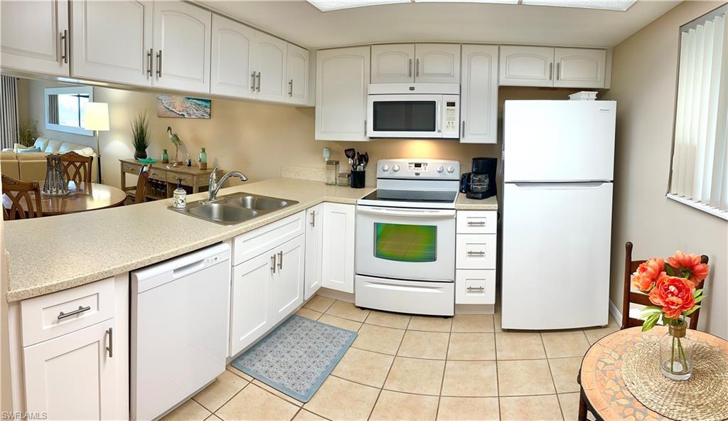 16200 Bay Pointe Blvd 104 Property Photo 8