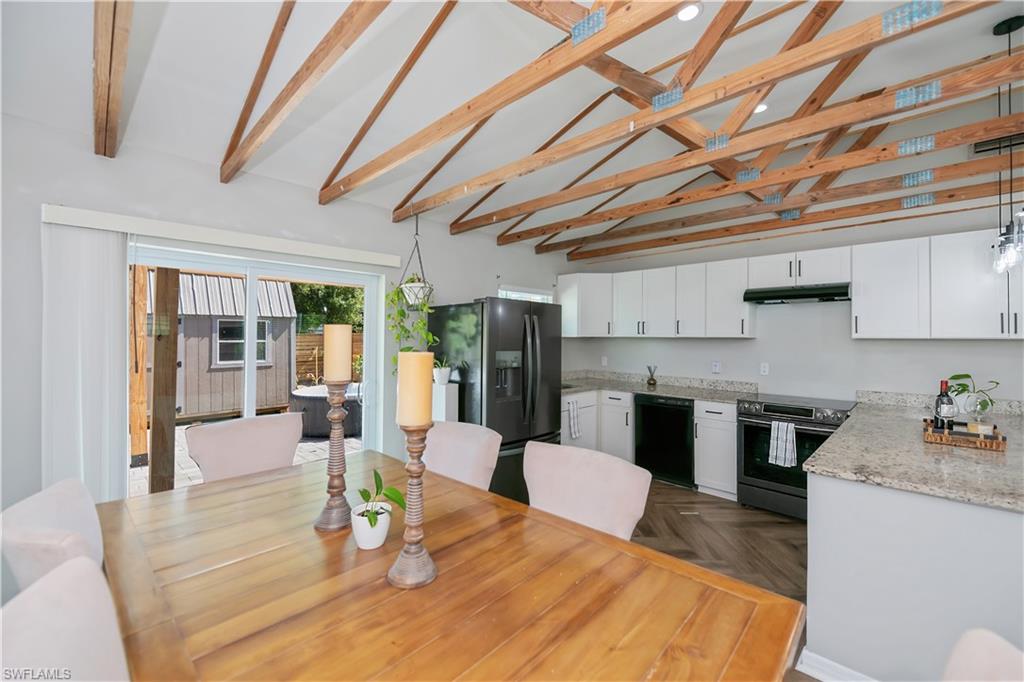 548 Redlin St Property Photo 7