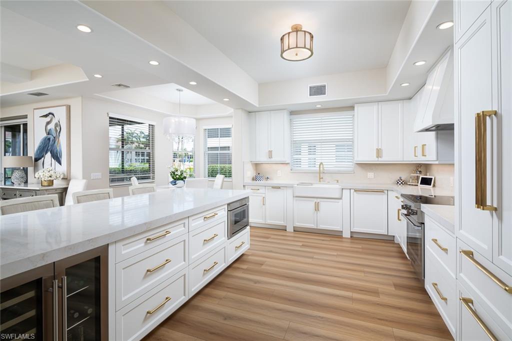 575 Avellino Isles Cir # 102 Property Photo 2
