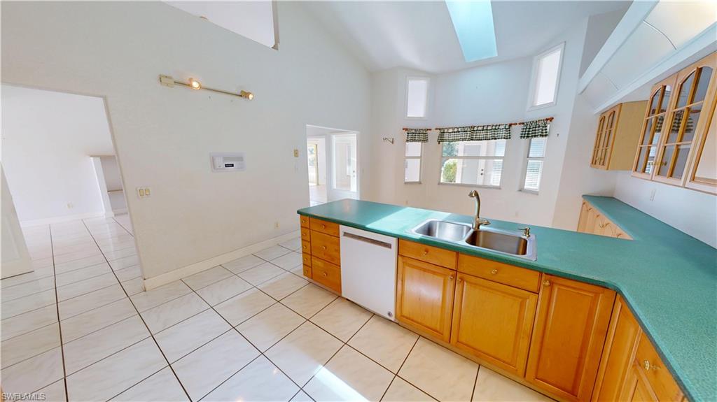 2244 Mauritania Rd Property Photo 13