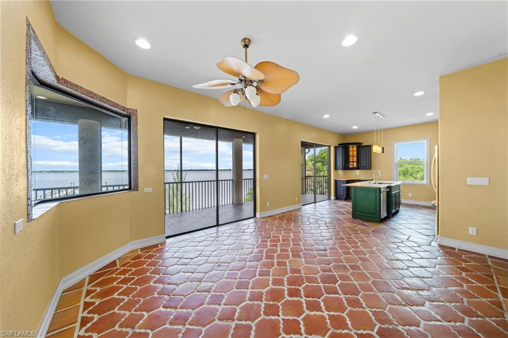 6120 River Shore Ct Property Photo 9