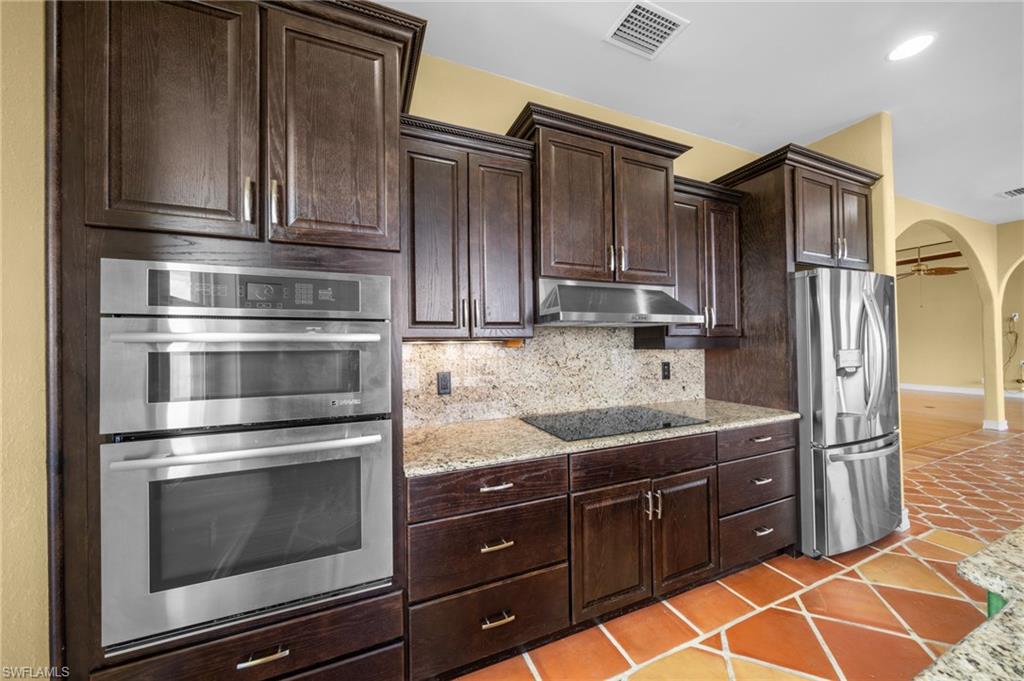 6120 River Shore Ct Property Photo 14