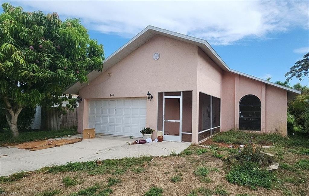 845 107th Ave N Property Photo 1