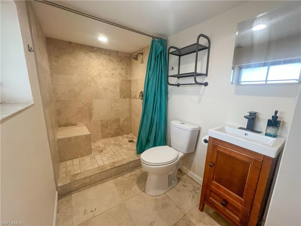 2595 Pine St Property Photo 10