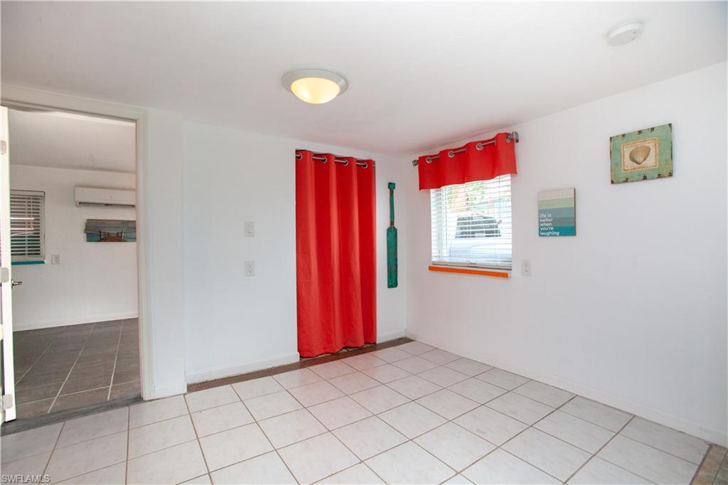 2595 Pine St Property Photo 11